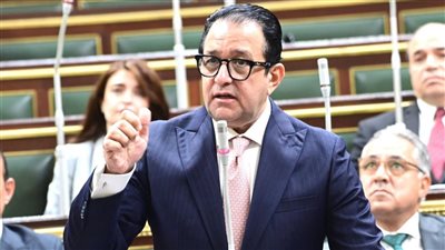 علاء عابد يطالب الحكومة بوضع جدول زمني لإنهاء الأزمة الاقتصادية 