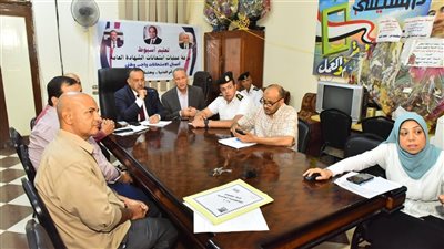 محافظ أسيوط يطمئن على الحالة الصحية للمراقبين المصابين في حادث انقلاب ميكروباص