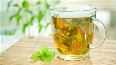 10 فوائد مذهلة لاستبدال القهوة بالشاي الأخضر.. منها إنقاص الوزن