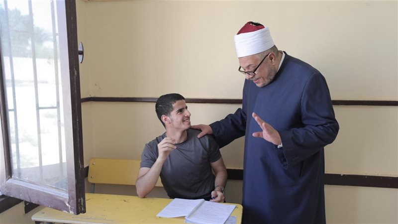 رئيس قطاع المعاهد