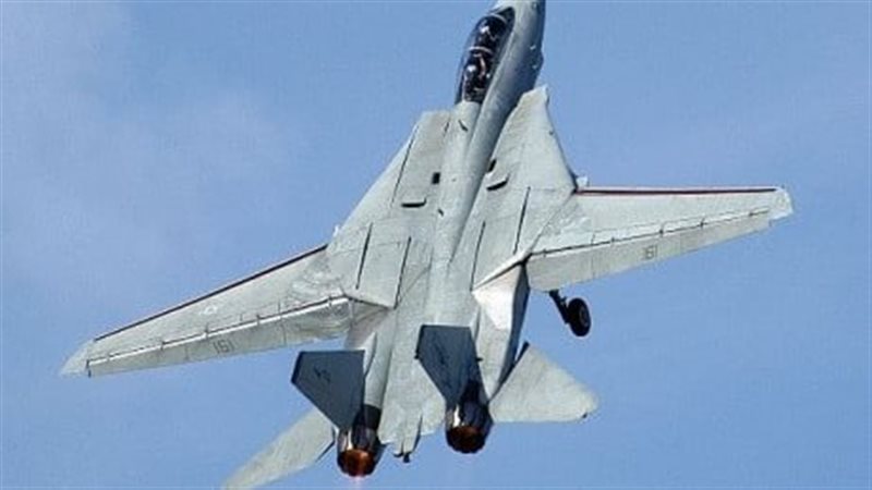 الطائرة F14