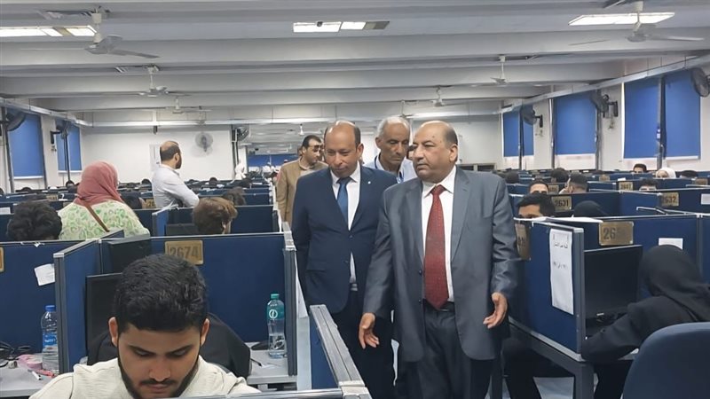 جولة نائب رئيس جامعة