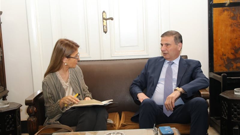 وزير الزراعة يلتقي