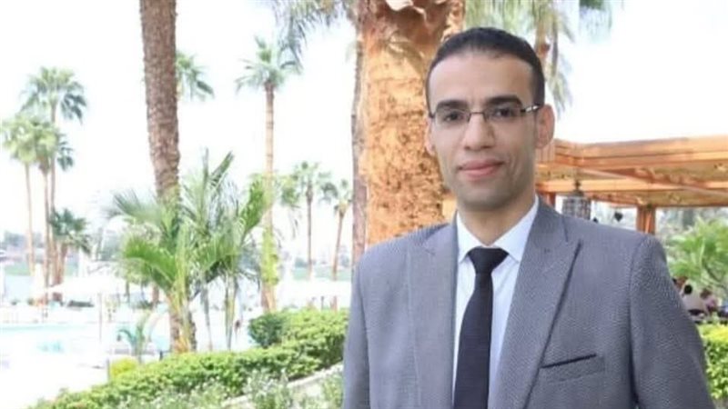 محمد كامل مدير علاقات