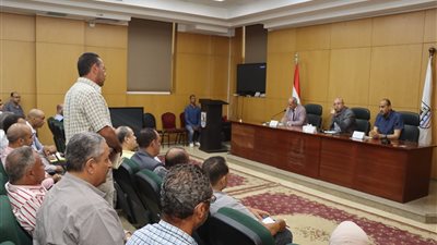 محافظ بني سويف يوجه بتيسير الإجراءات للمواطنين في التصالح والتقنين