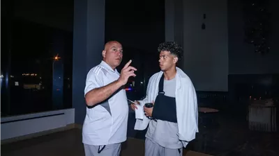 عاشور يتراجع عن مغادرة معسكر الأهلي بعد مكالمة خاصة من الخطيب