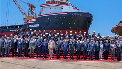 رئيس قناة السويس يشهد تدشين قاطرة الإنقاذ الإسماعيلية 1 بقوة شد 190 طن