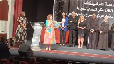 بعد عودتها من العراق .. إلهام شاهين تظهر في المركز الكاثوليكي للسينما