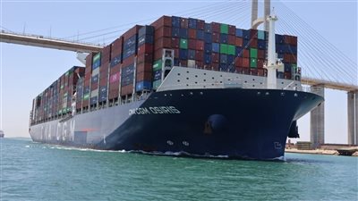رئيس قناة السويس : عودة تدريجية لسفن الحاويات العملاقة إلى المجرى الملاحى 
