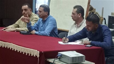 وكيل تعليم  كفر الشيخ يعقد اجتماعا لتأكيد التواصل بين غرف العمليات خلال امتحان