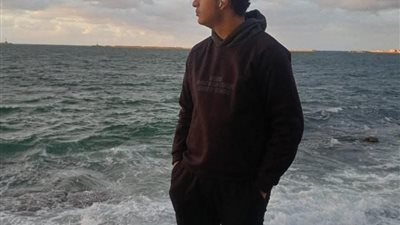 انتشال الضحية الثامنة من عقار السيدة المنهار.. طالب جامعي ووالدته تحت الأنقاض