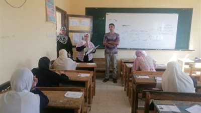 طلاب الثانوية الأزهرية بالسويس يؤدون امتحان الصرف وسط أجواء هادئة ومنظمة