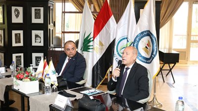 محافظ القاهرة يناقش إجراءات السلامة المتبعة أثناء الحفر بجوار خطوط الغاز