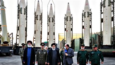 محمود سعد يكشف تاريخ الصواريخ الباليستية الإيرانية وقدرتها التدميرية 