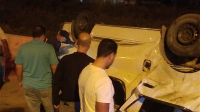 إصابة 11 شخصًا في حادث تصادم مروع بين سيارتين بالبحيرة