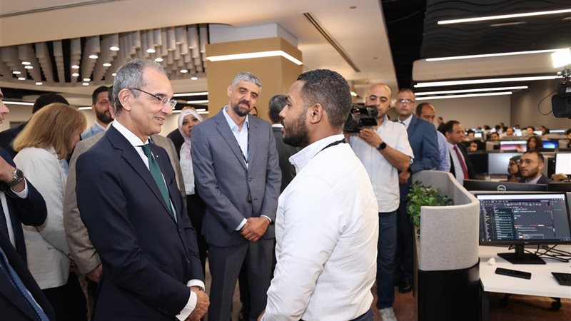 وزير الاتصالات