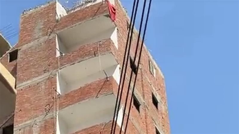 إزالة 5 طوابق مخالفة