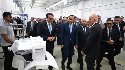 مدبولي يتفقد أول مصنع في مصر والشرق الأوسط لإنتاج أجهزة السونار