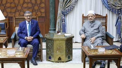 شيخ الأزهر يستقبل سفير باكستان بالقاهرة لبحث سبل تعزيز التعاون العلمي والدعوي