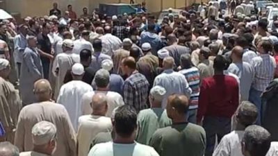 تشييع جثمان ضحية الخطأ الطبي بمسقط رأسه في أبو حمص بالبحيرة