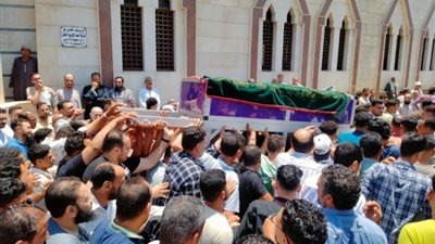 تشيع جثمان الشاب شهيد الخطأ الطبي بمستشفي دمنهور لمثواه الأخير