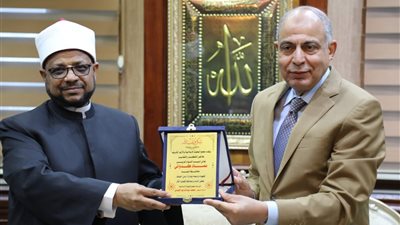 لبحث أوجه التعاون المشترك.. محافظ المنيا يستقبل أمين «البحوث الإسلامية»