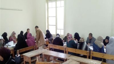 وفاة معلمة أثناء تصحيح امتحانات الدبلومات في الفيوم