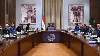 رئيس الوزراء يوجه بتعزيز الرقابة على الأسواق لمنع احتكار السلع الأساسية