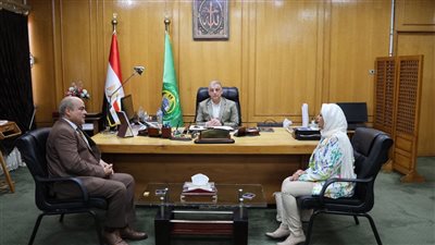 محافظ الإسماعيلية يستقبل رئيس 