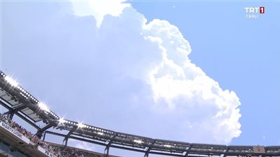 تحذير أمنى بإخلاء المدرجات .. إيقاف مباراة الأهلي و بالميراس بسبب العاصفة