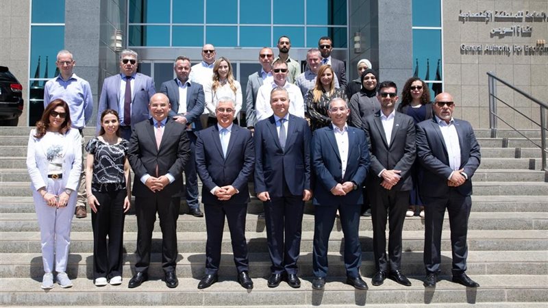 رئيس اقتصادية قناة