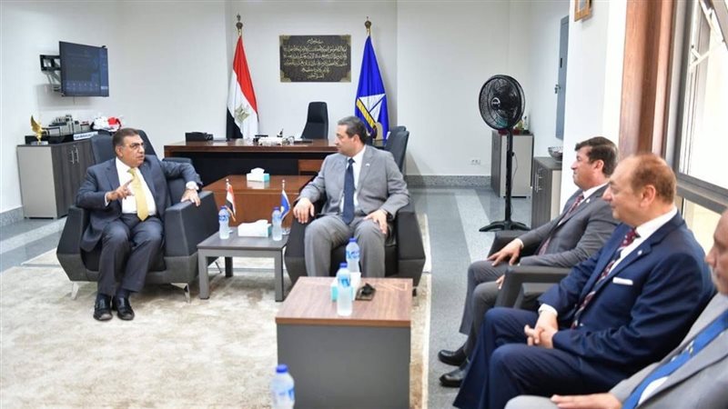 اثناء الاجتماع