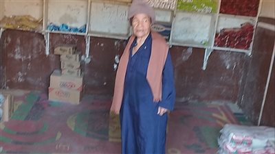 من أجل النجاة.. سيدة تتنكر في زي رجل نصف قرن لحماية نفسها