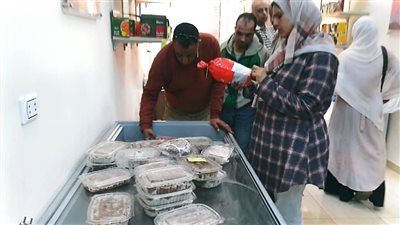 ضبط 10طن أسمنت بدون مستندات مجهول المصدر ونصف طن لحوم غيرصالحة