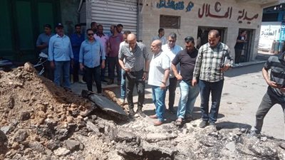 هبوط أرضي مفاجئ إثر انفجار خط صرف صحي رئيسي بالغربية