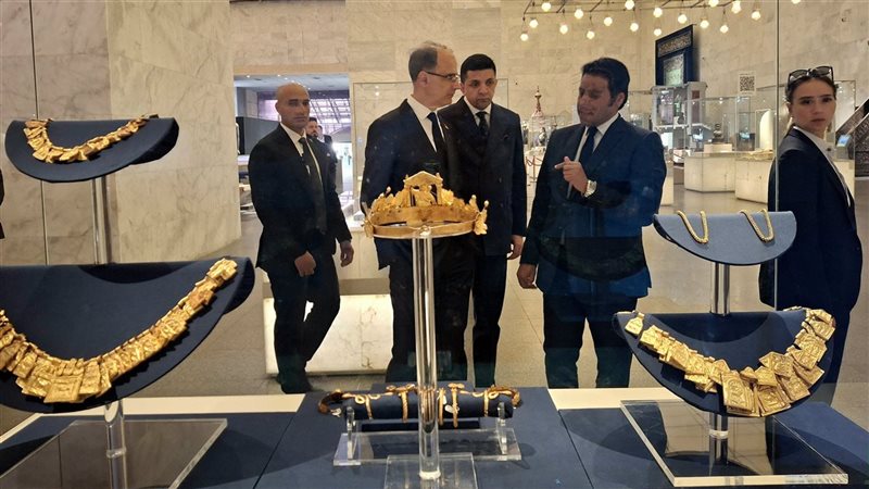 جانب من الزيارة 