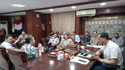 مدير تعليم سوهاج يصدر تعليمات لمتابعة كاميرات المراقبة بلجان الثانوية العامة