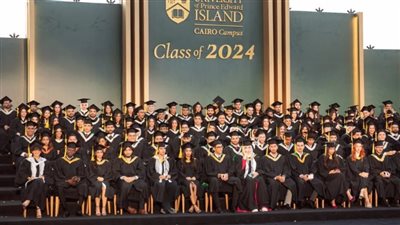 108 خريجين يشاركون في حفل تخرج فرع جامعة جزيرة الأمير إدوارد بالقاهرة