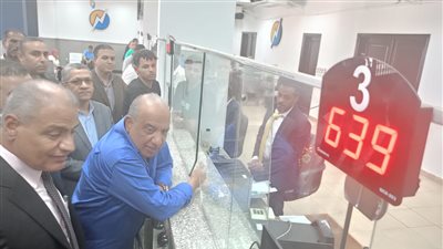 وزير الكهرباء يتفقد محطة محولات هضبة الأهرام وشبكات مدينة العبور  