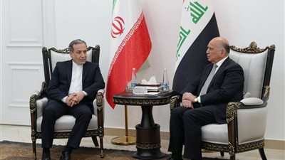 لتجنب تفاقم الأزمة .. العراق يدعو طهران وواشنطن للعودة إلى طاولة الحوار 