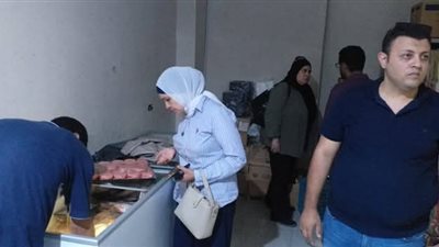 إعدام 15 كيلو لحوم ودواجن فاسدة ضمن حملات مراقبة الأسواق ببني سويف