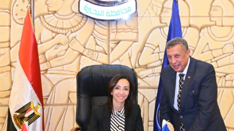 محافظ البحيرة تعتمد