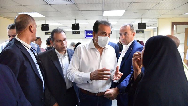 وزير الصحة الدكتور