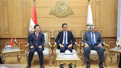 رئيسا جامعتي بنها الحكومية والأهلية يستقبلان وفدًا من جامعة ووهان للتكنولوجيا 