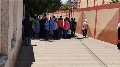 في تريكات عايزه اللي مذاكر.. تباين آراء طلاب الثانوية بقنا حول اللغة العربية