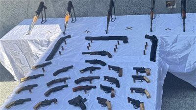 ضبط تجار مخدرات وسلاح وتنفيذ 813 حكمًا في حملة أمنية بأسوان