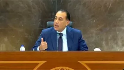 رئيس الوزراء يلتقى أعضاء اللجنة الاستشارية للاقتصاد الكلى