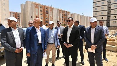 وزير الإسكان يتابع مشروع سكن لكل المصريين فى مدينة بدر 