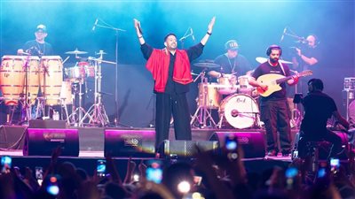 حماقي يعلق على نجاح حفله في مهرجان موازين بالمغرب: بناخد طاقتنا من الجمهور