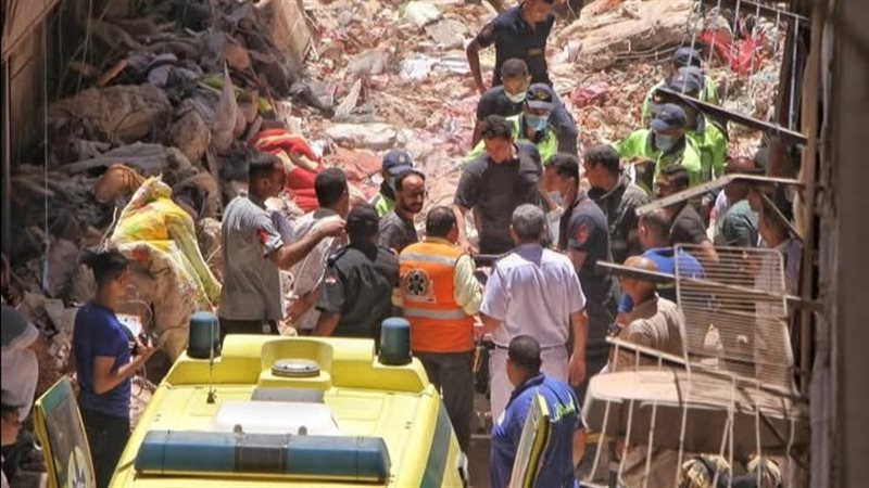 انهيار عقار حدائق